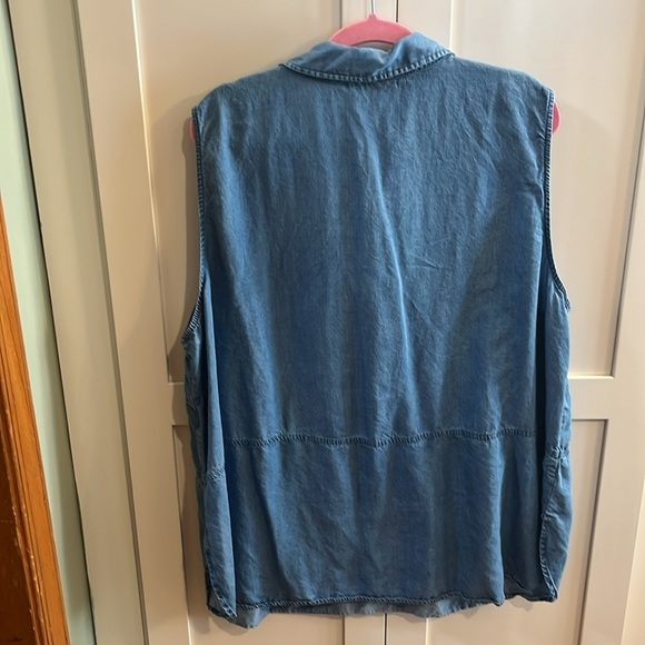 Jones New York Sleeveless Denim Top - Picture 3 of 3